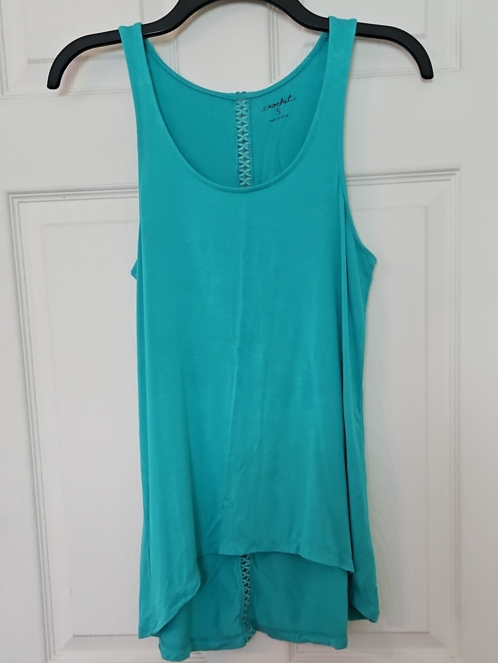 Crochet-Back Teal High-Low Tank Top - Women's Sleeveless
